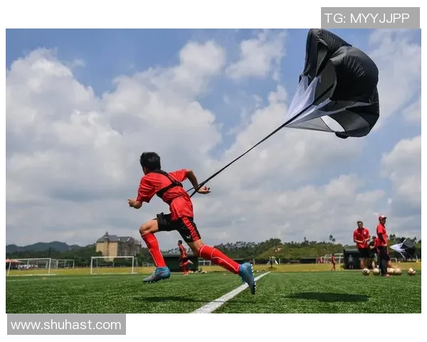 足球明星走进中国校园传授足球技艺点燃年轻梦想 足球明星走进中国校园传授足球技艺点燃年轻梦想